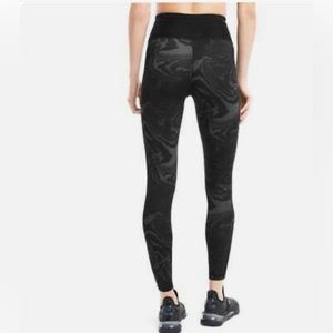 Puma Train Metallic High Rise 7/8 Leggings Size Medium